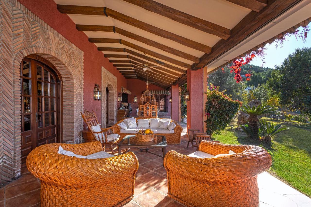 Casa Flores Con Piscina Interior Climatizada Alcaucín Exterior photo