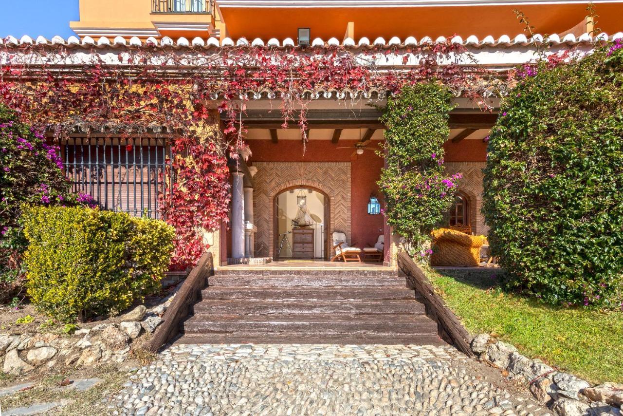 Casa Flores Con Piscina Interior Climatizada Alcaucín Exterior photo