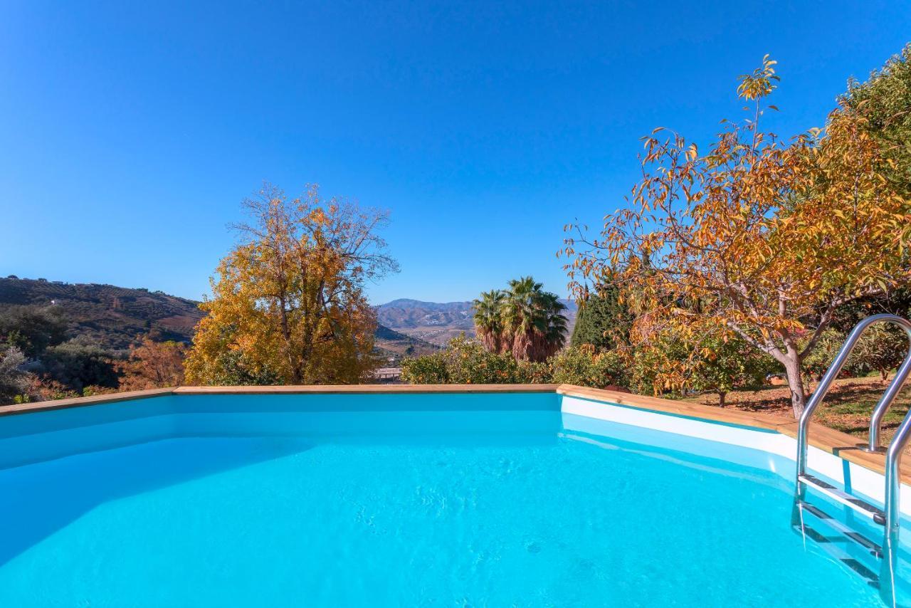 Casa Flores Con Piscina Interior Climatizada Alcaucín Exterior photo